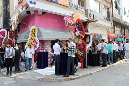 PİNK WAFFLES İSKENDERUNDA HİZMETE GİRDİ